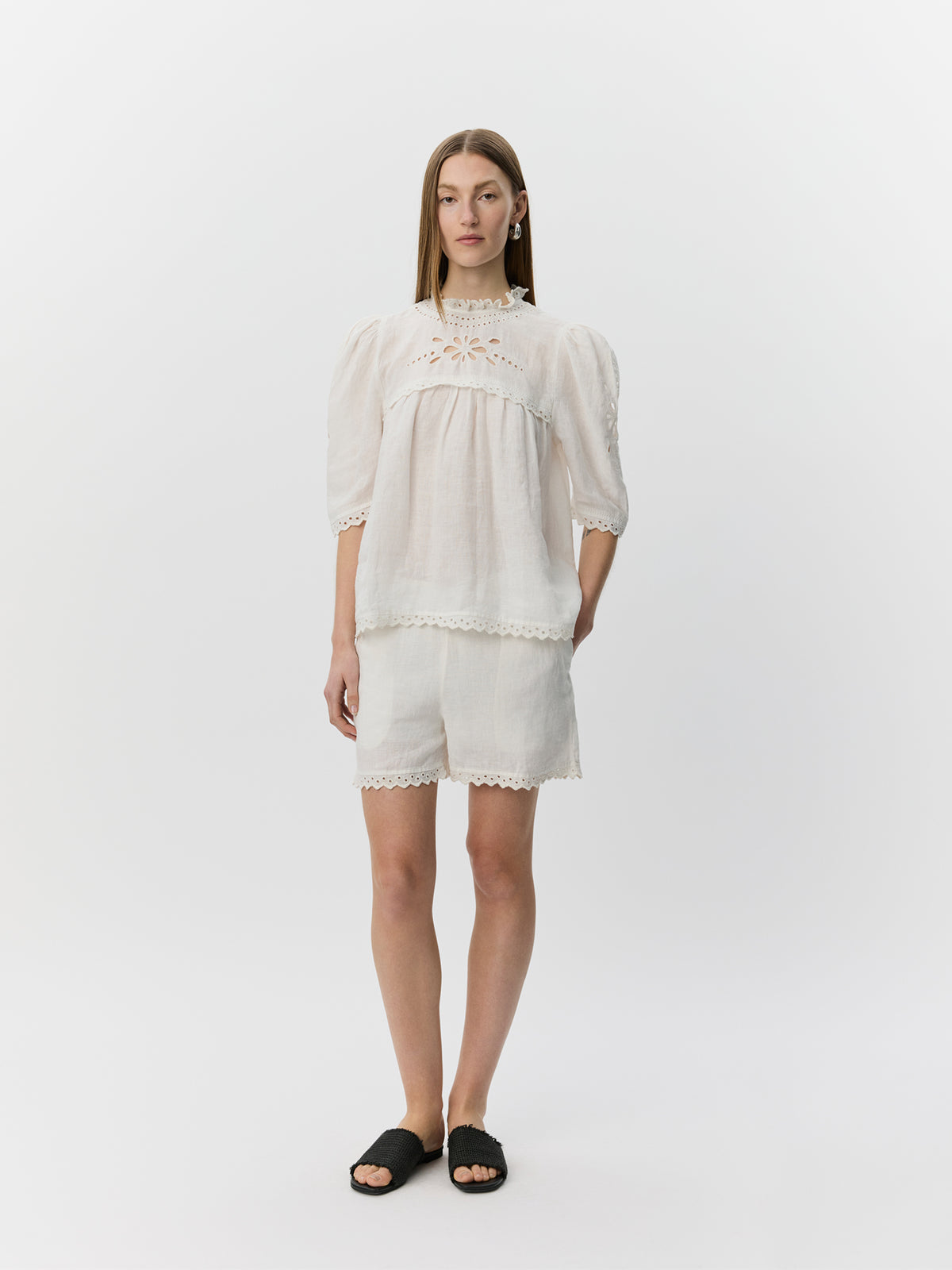 Sofie Schnoor WOMEN MAIASW BRODERET UDSKÅRET BLONDE TOP Top 0159 Cream White