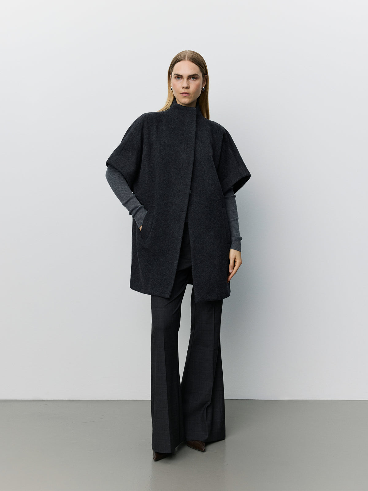 Sofie Schnoor WOMEN PALOMINASW KAPPE Cape 8008 Dark grey