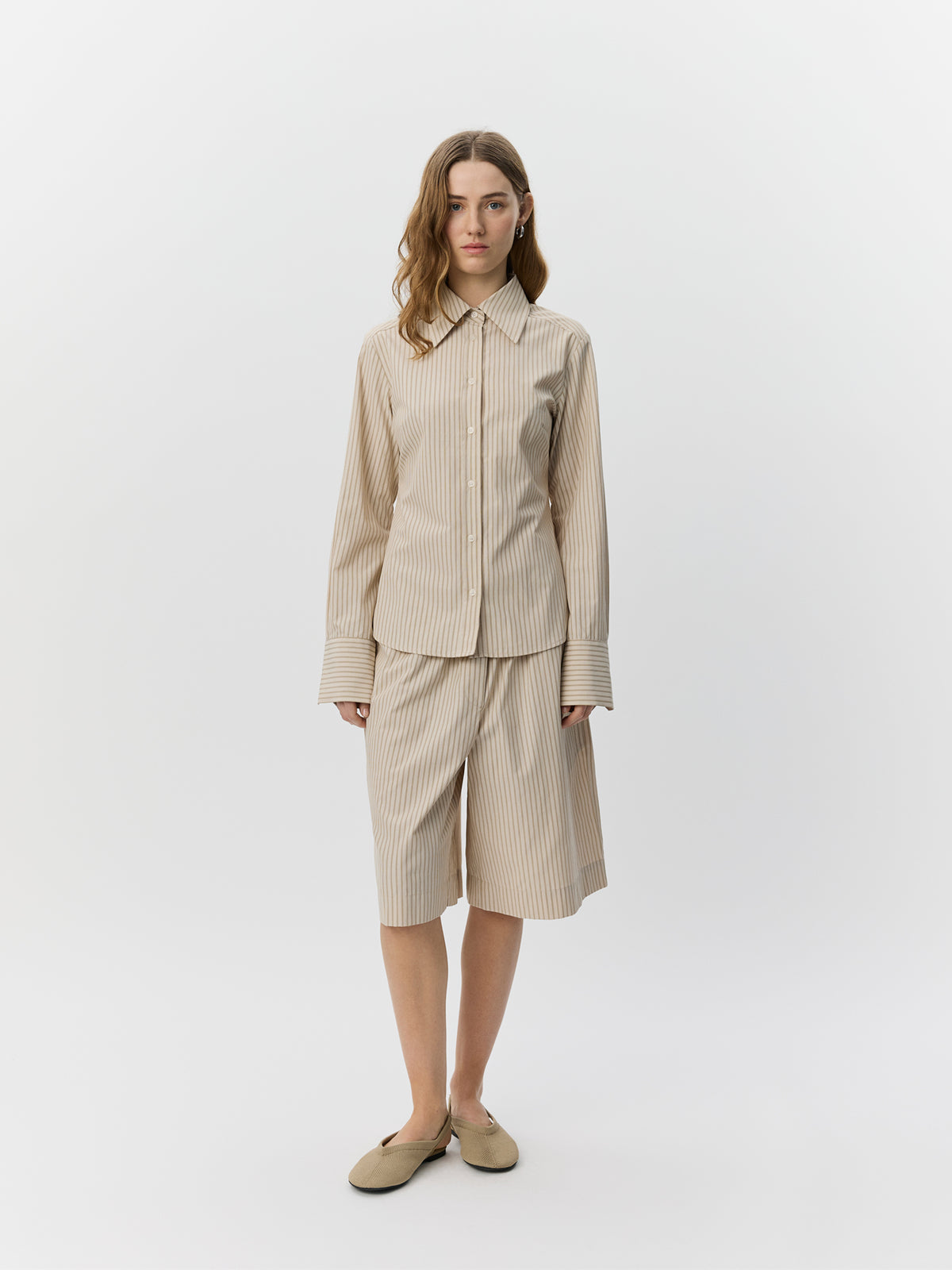 Sofie Schnoor WOMEN WILDASW TÆTSIDDENDE SKJORTE Skjorte 7118 Light Brown Striped