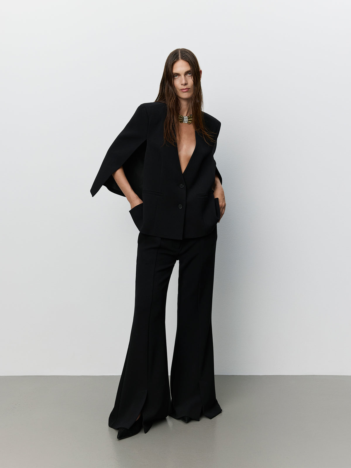 Sofie Schnoor WOMEN ICON 024 - FREDERIKKESW SUITING BUKSER M. FLARE Buks 1000 Black