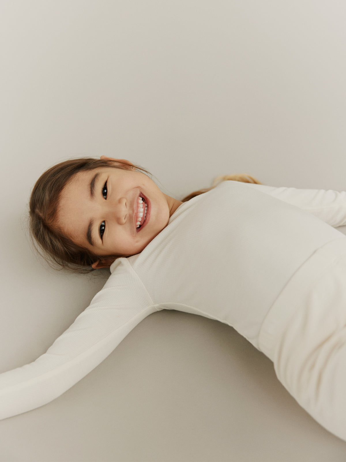 Sofie Schnoor KIDS PETRICIASK T-SHIRT LANGÆRMET T-shirt lang ærmet 0109 Off White