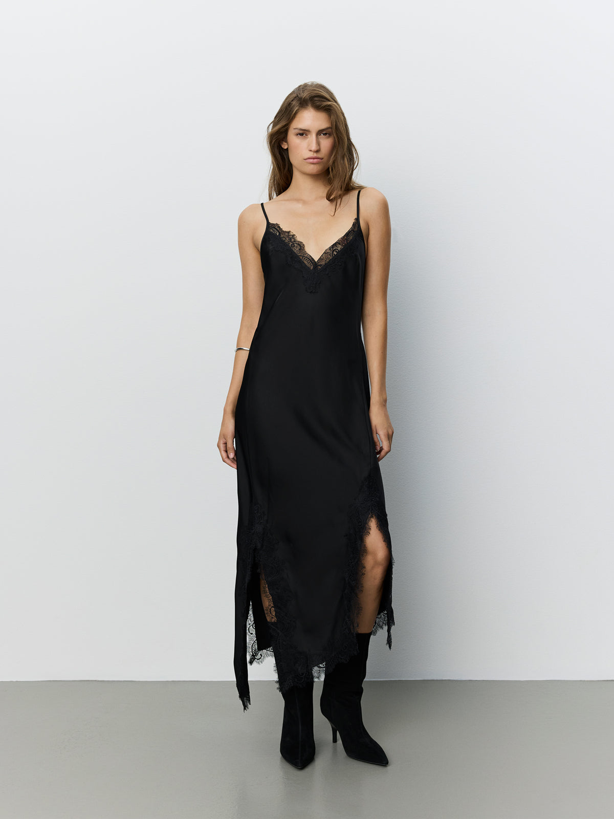 RUNWAY - LOOK 04